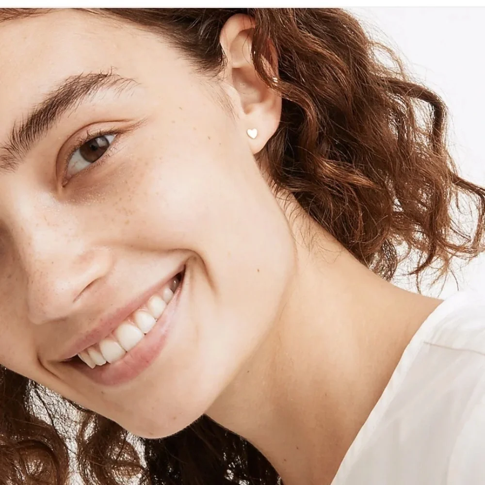 Madewell Delicate Collection Demi-Fine Heart Stud Earrings